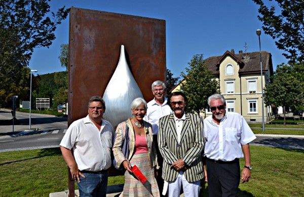 Aufstellung der Luigi Colani Plastik "Tropfen" (28.11.2009)